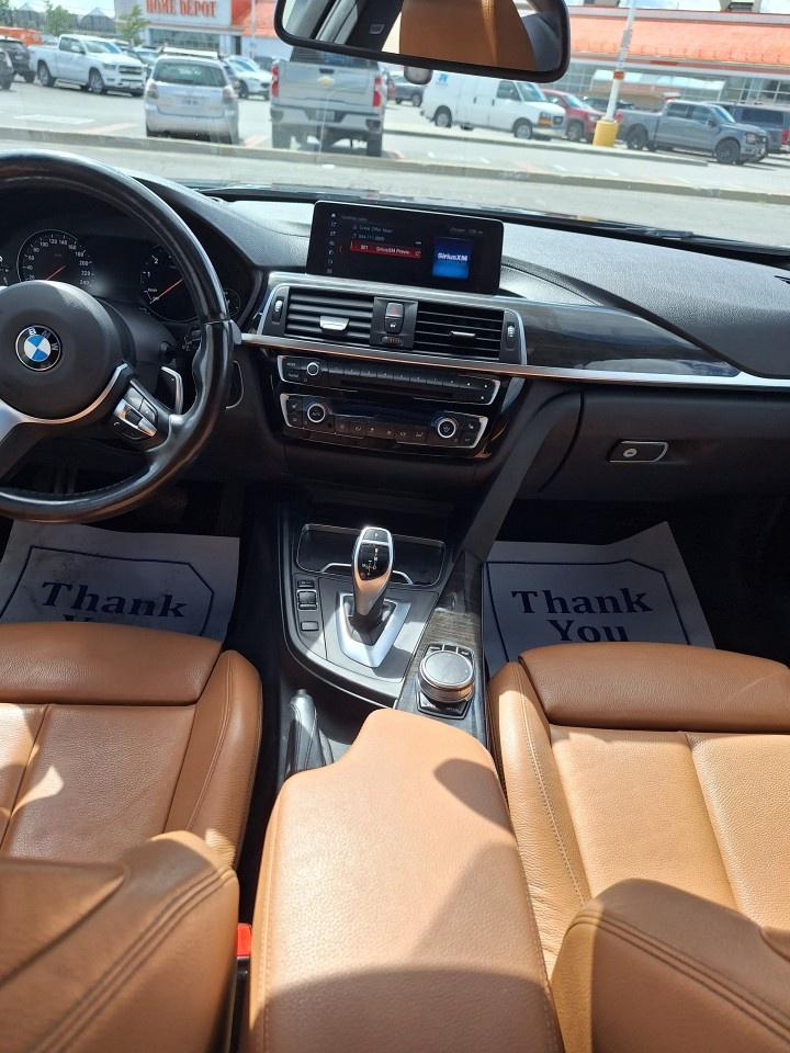 2018 BMW 3 Series 330i xDrive Sedan South Africa Photo
