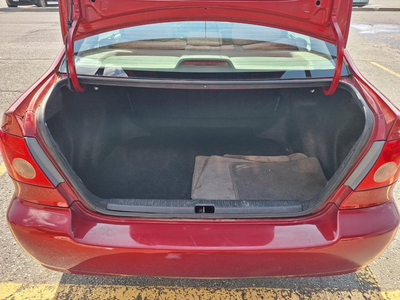 2005 Toyota Corolla 4DR SDN CE AUTO Photo