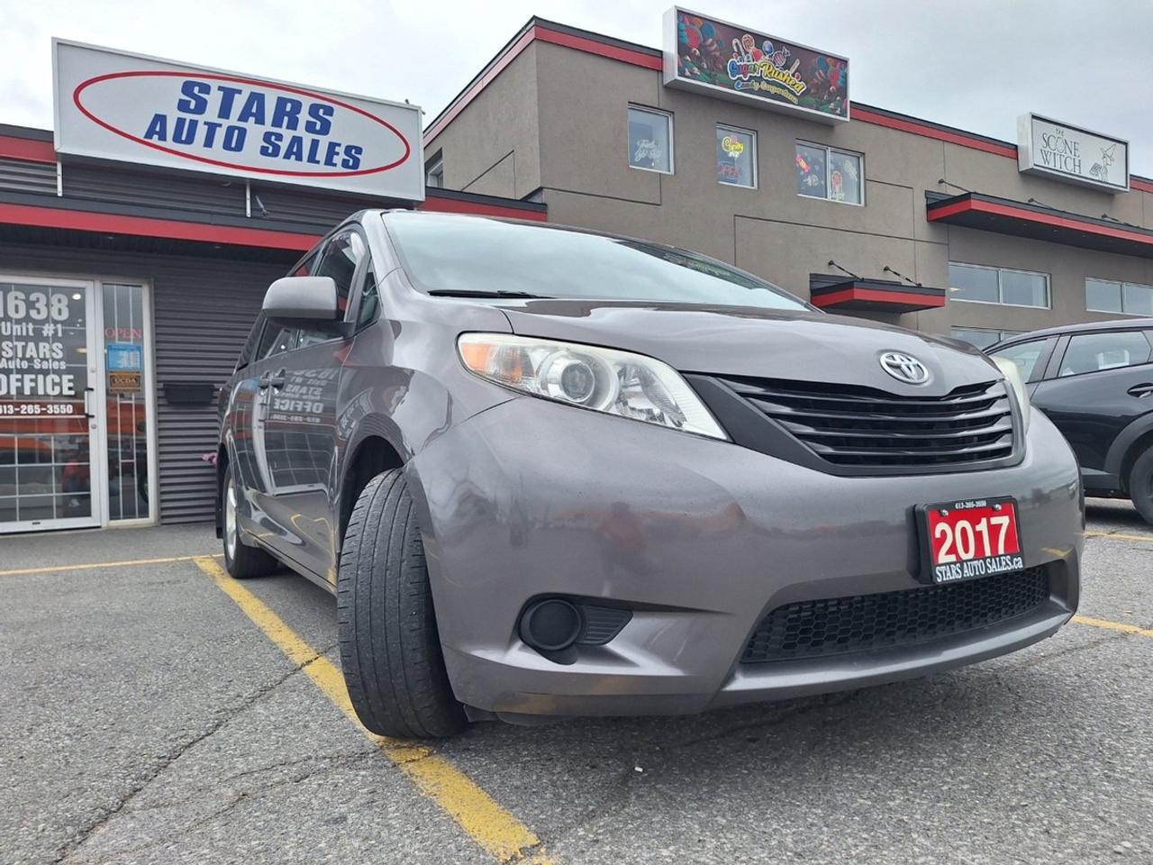2017 Toyota Sienna 5DR 7-PASS FWD Photo
