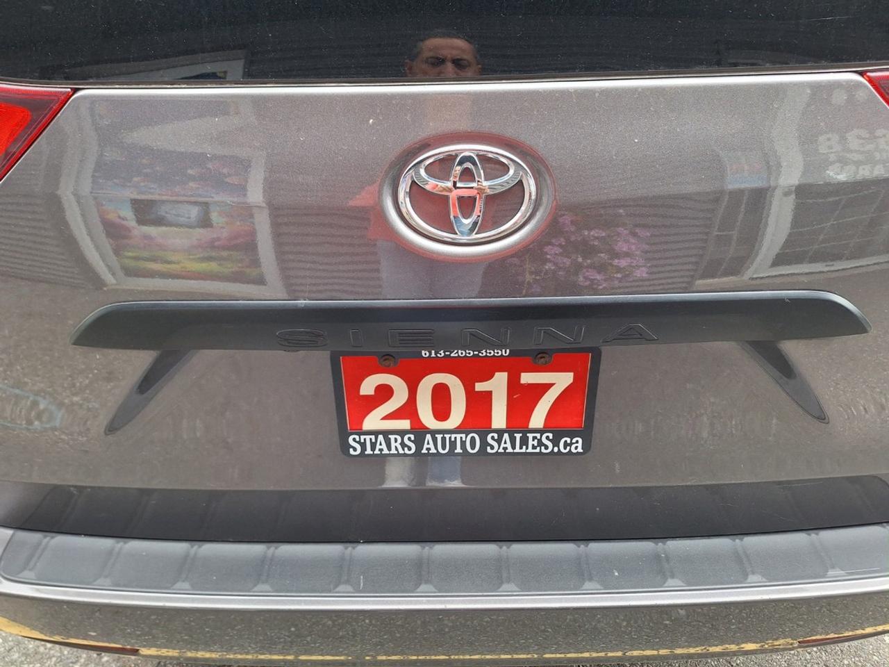 2017 Toyota Sienna 5DR 7-PASS FWD Photo
