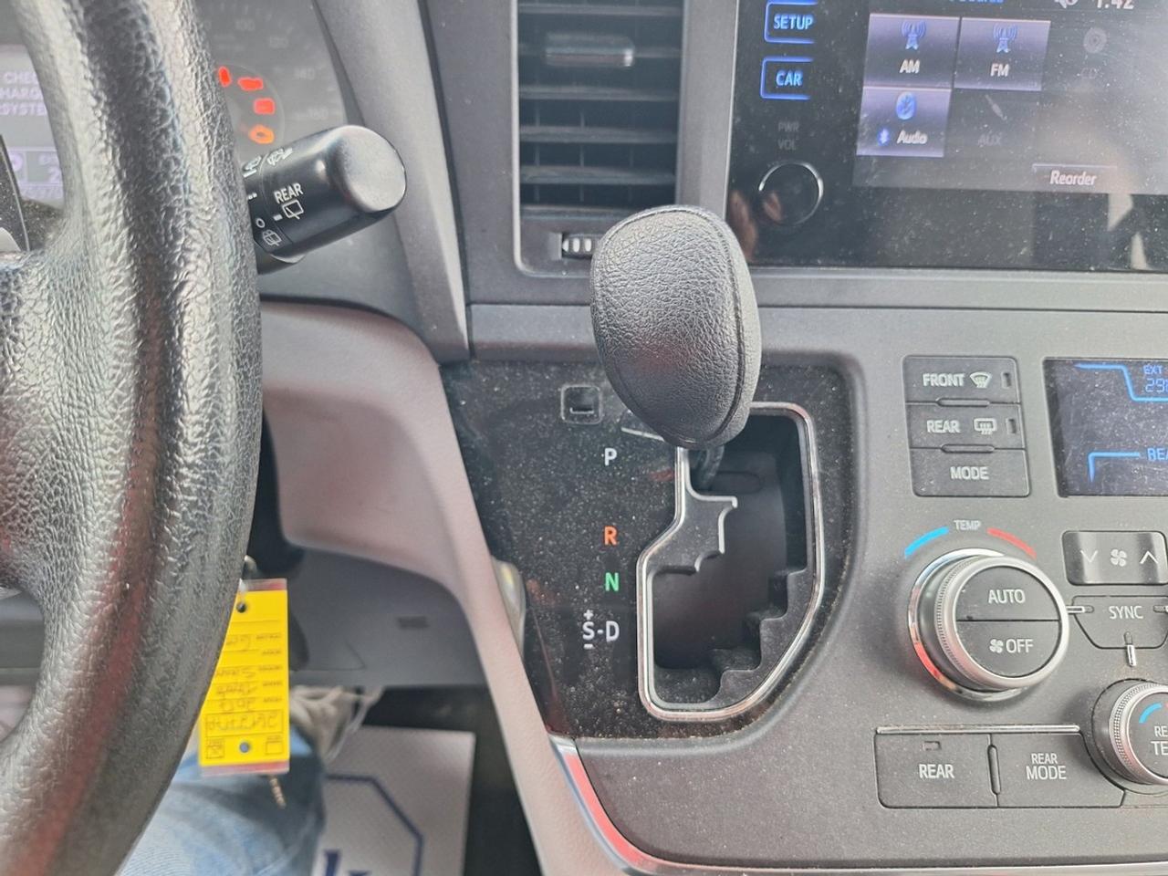 2017 Toyota Sienna 5DR 7-PASS FWD Photo
