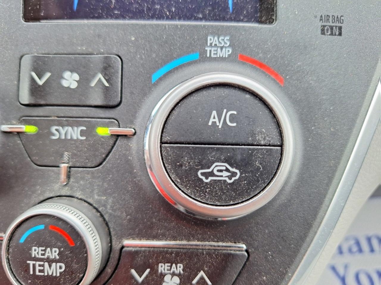 2017 Toyota Sienna 5DR 7-PASS FWD Photo