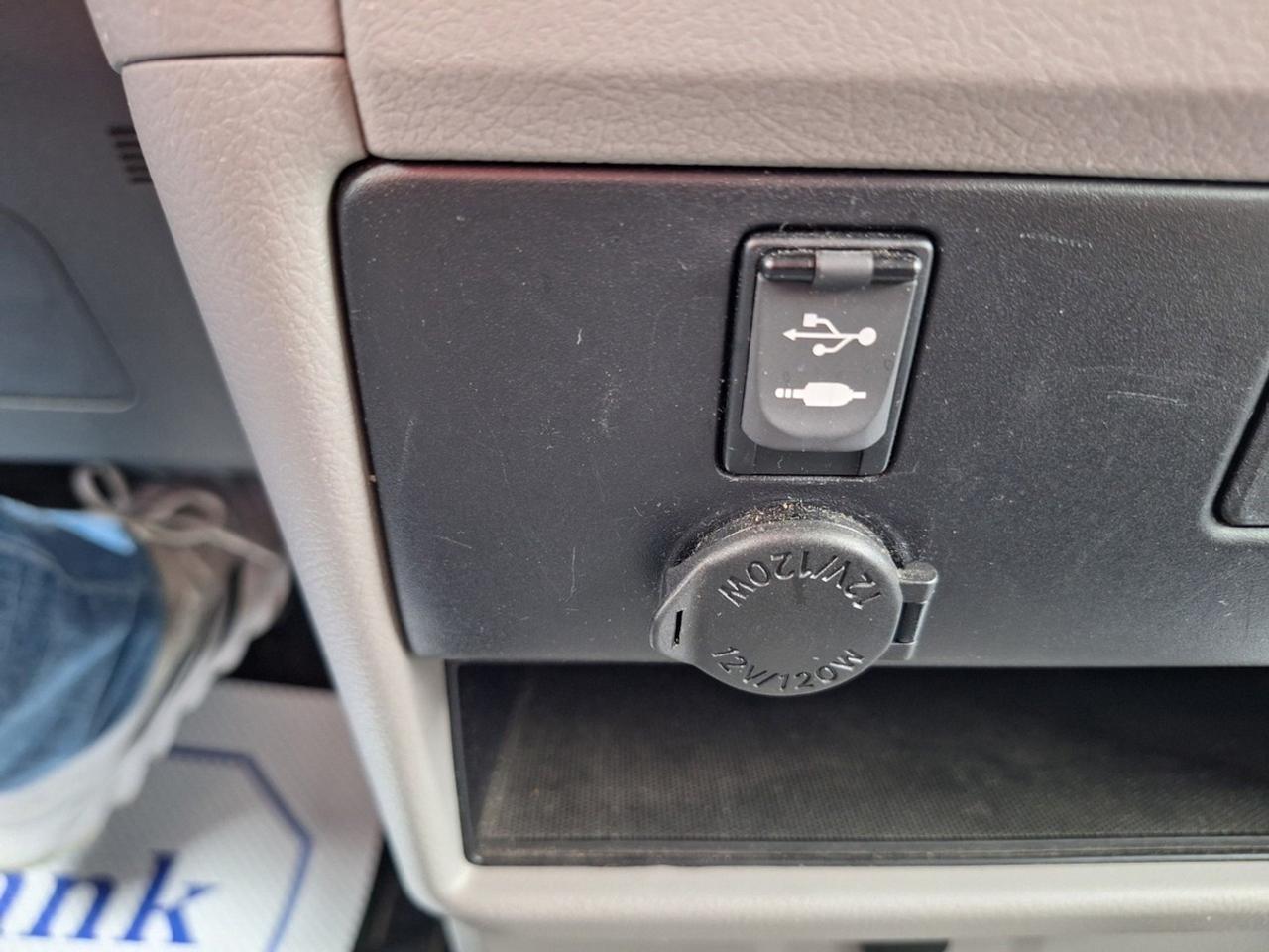 2017 Toyota Sienna 5DR 7-PASS FWD Photo