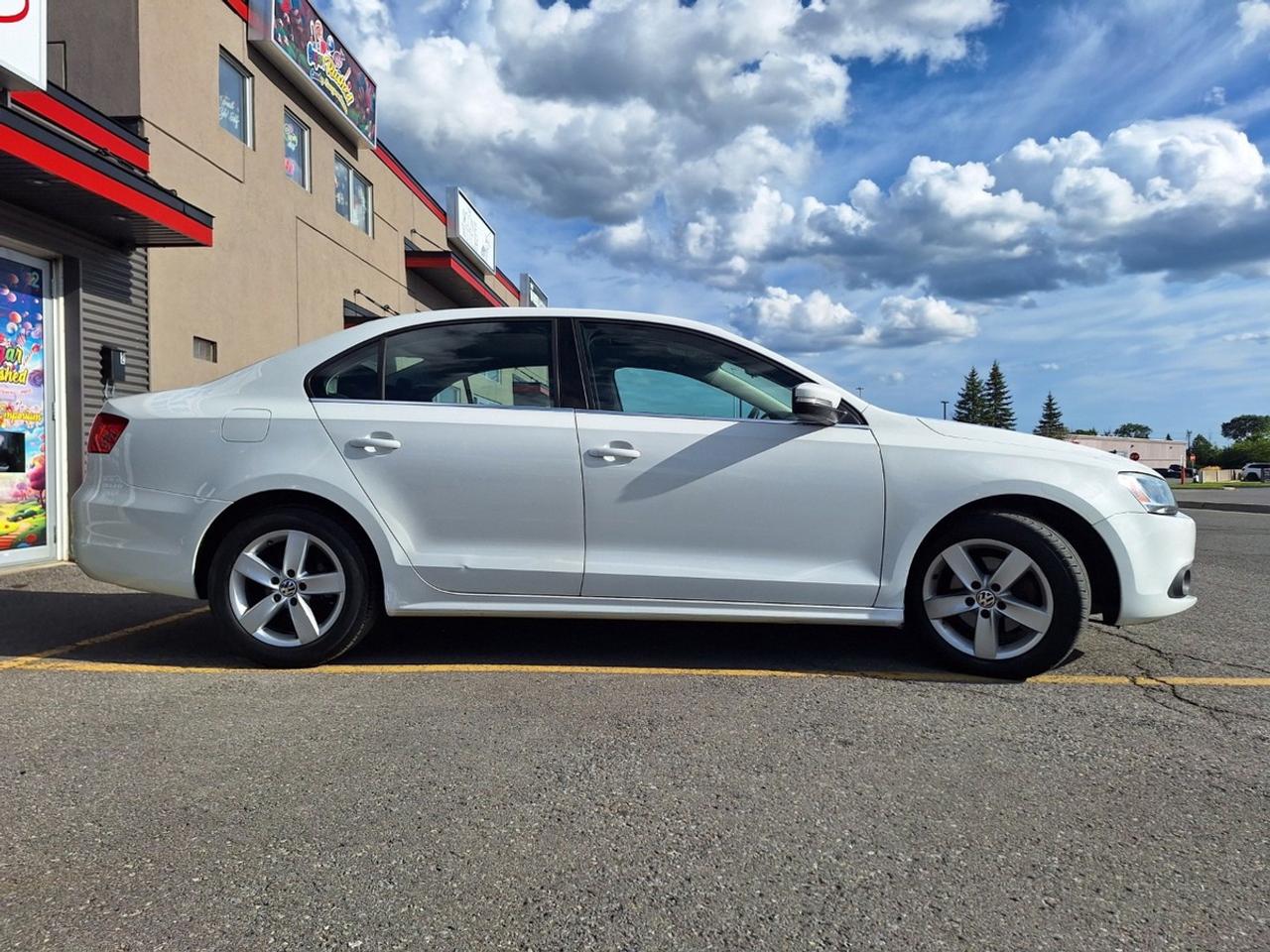 2014 Volkswagen Jetta Sedan 4dr 1.8 TSI Auto Comfortline Photo3