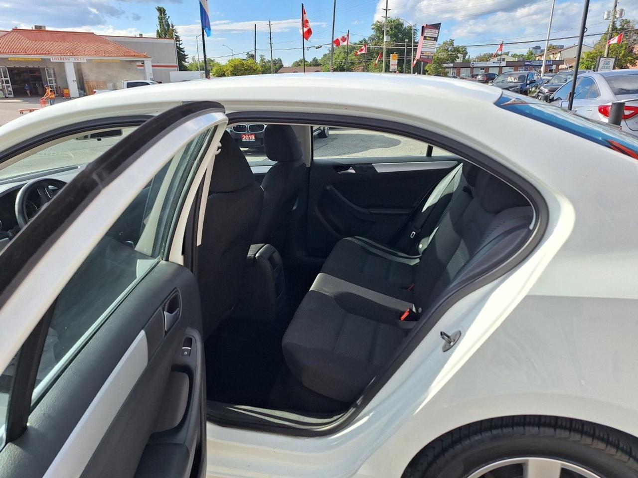 2014 Volkswagen Jetta Sedan 4dr 1.8 TSI Auto Comfortline Photo