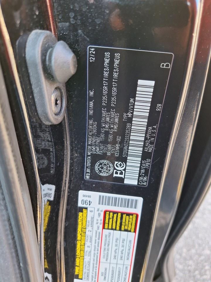 2025 Toyota Sienna XLE 8-Passenger FWD Photo