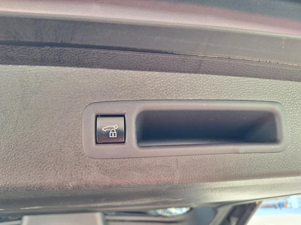 2025 Toyota Sienna XLE 8-Passenger FWD Photo