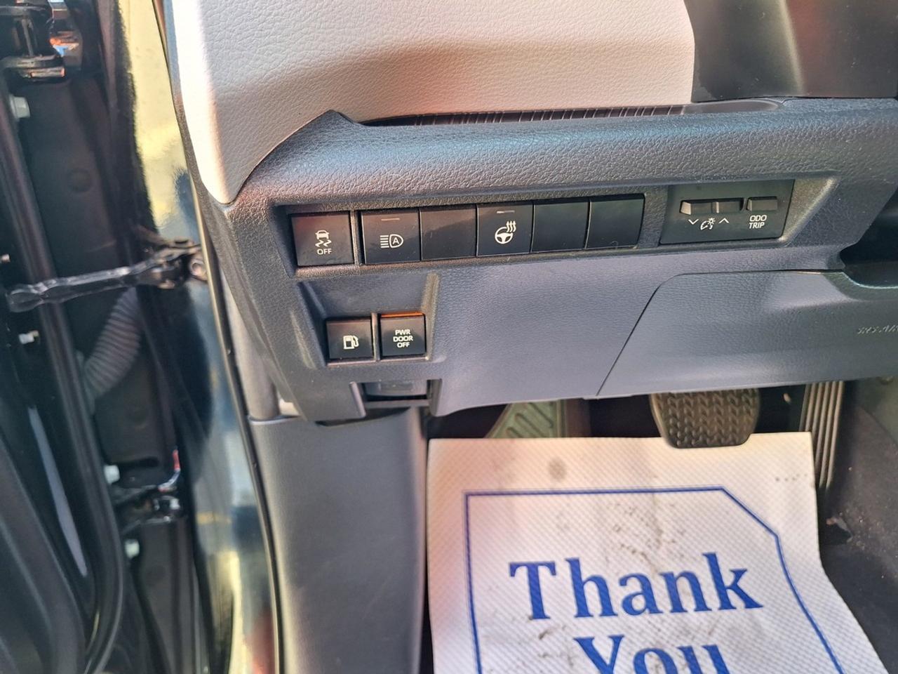 2025 Toyota Sienna XLE 8-Passenger FWD Photo