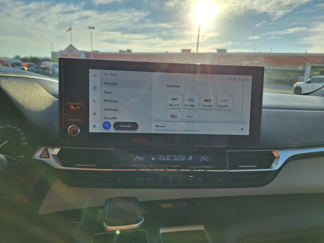 2025 Toyota Sienna XLE 8-Passenger FWD Photo
