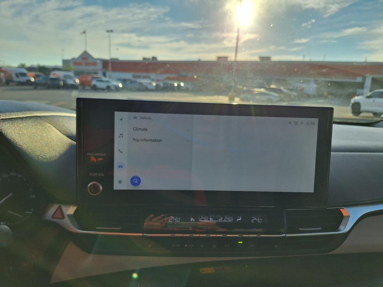 2025 Toyota Sienna XLE 8-Passenger FWD Photo