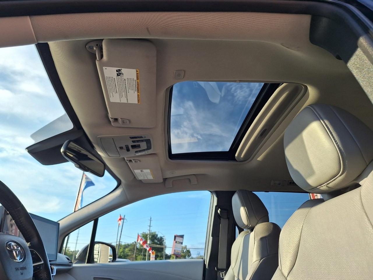 2025 Toyota Sienna XLE 8-Passenger FWD Photo