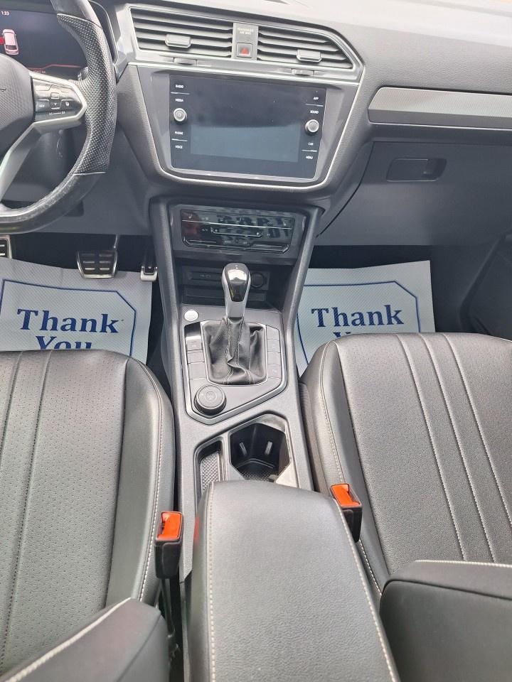 2023 Volkswagen Tiguan Comfortline R-Line Black Edition 4MOTION Photo