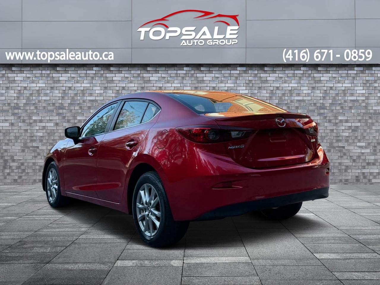 2018 Mazda MAZDA3 SE Photo