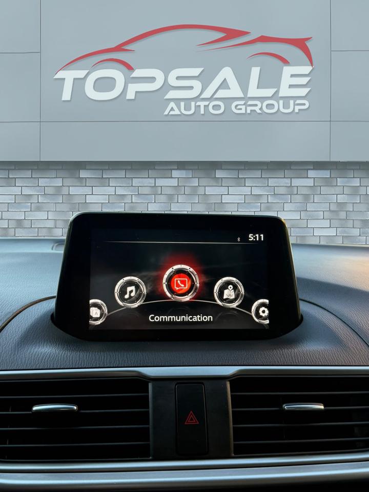 2018 Mazda MAZDA3 SE Photo