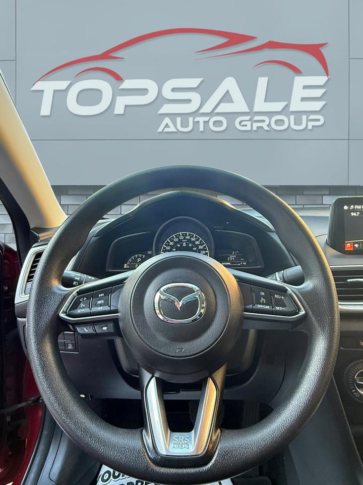 2018 Mazda MAZDA3 SE Photo