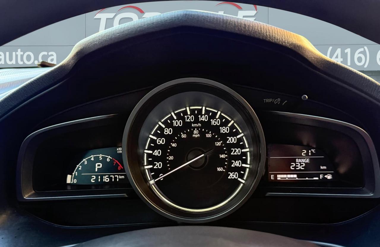 2018 Mazda MAZDA3 SE Photo