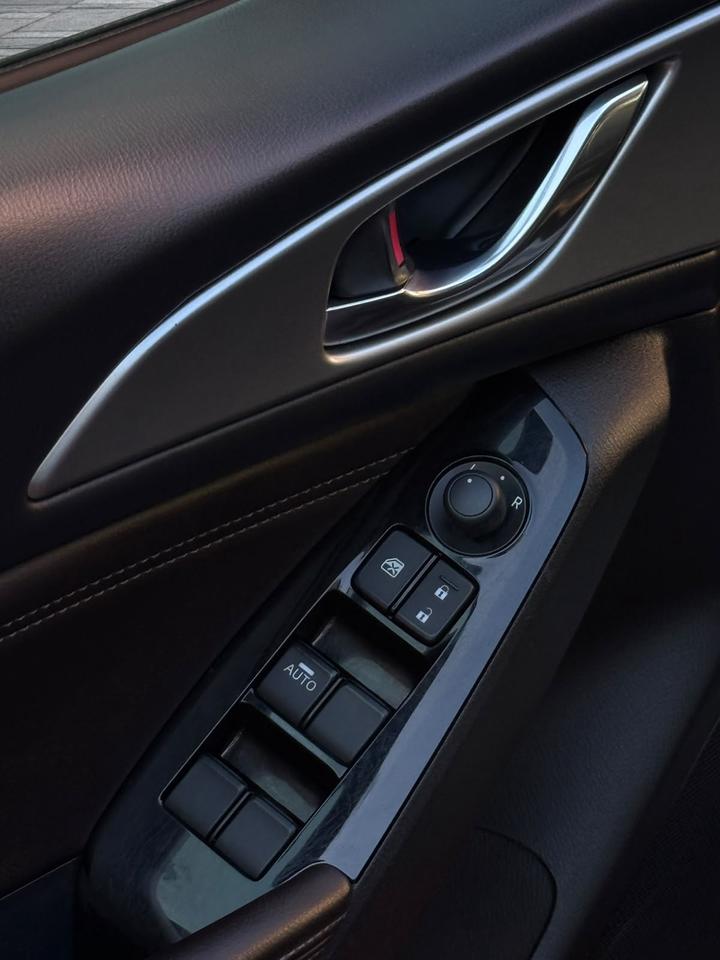 2018 Mazda MAZDA3 SE Photo