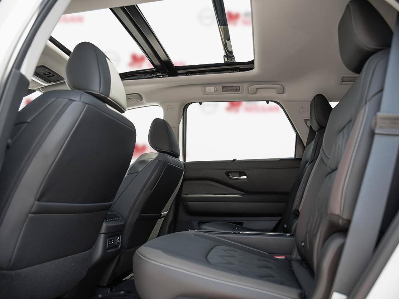 2026 Nissan Pathfinder Platinum Photo