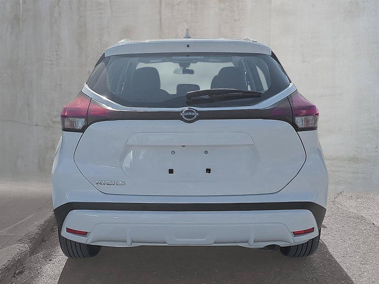 2025 Nissan Kicks Play SV | Android Auto | Apple Car Play | Heated Seats | Photo
