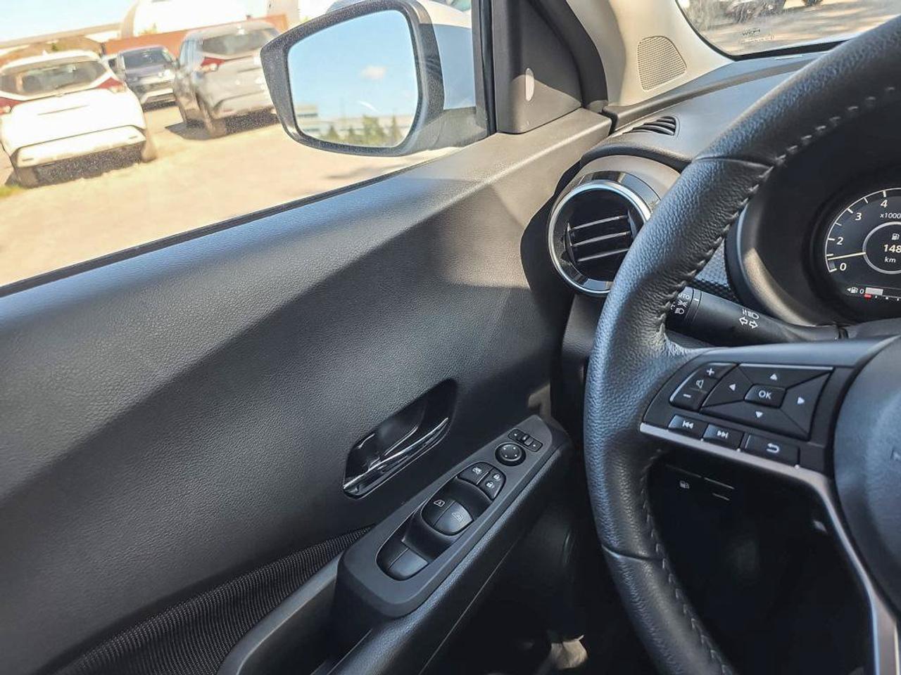 2025 Nissan Kicks Play SV | Android Auto | Apple Car Play | Heated Seats | Photo