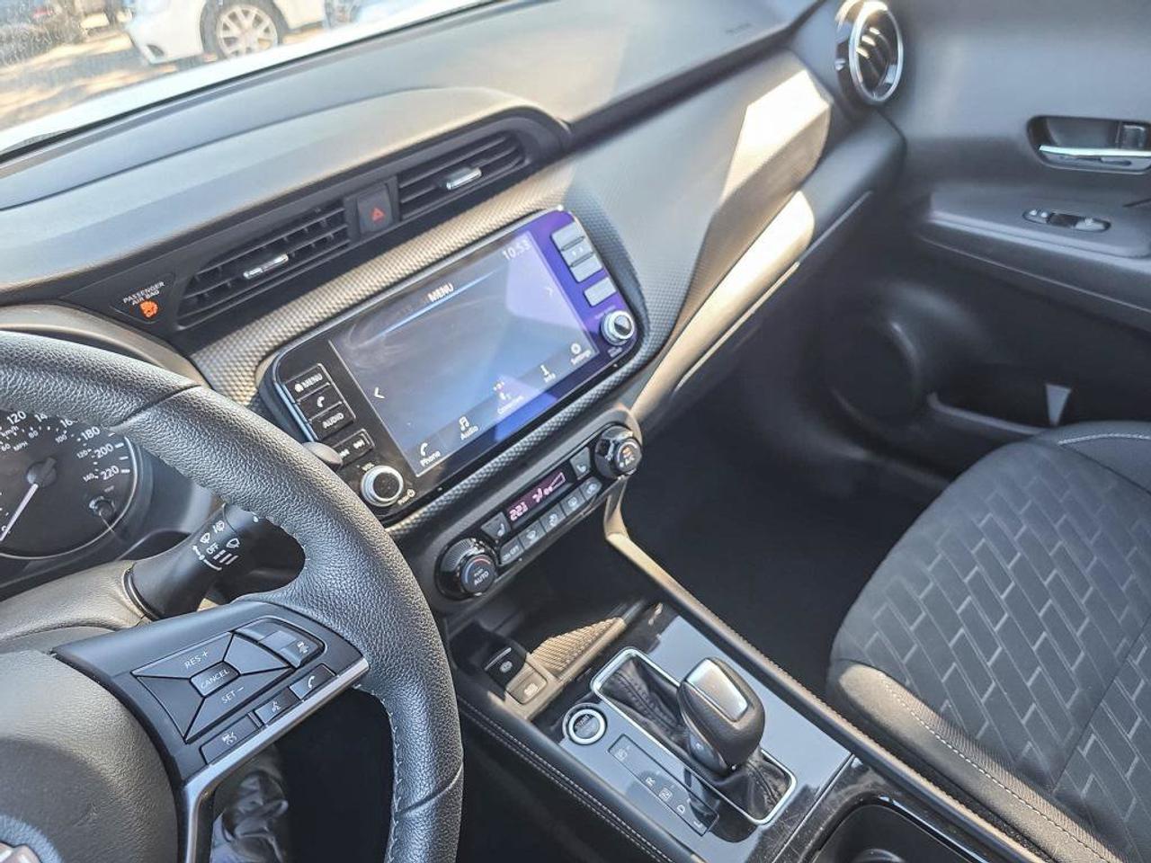 2025 Nissan Kicks Play SV | Android Auto | Apple Car Play | Heated Seats | Photo