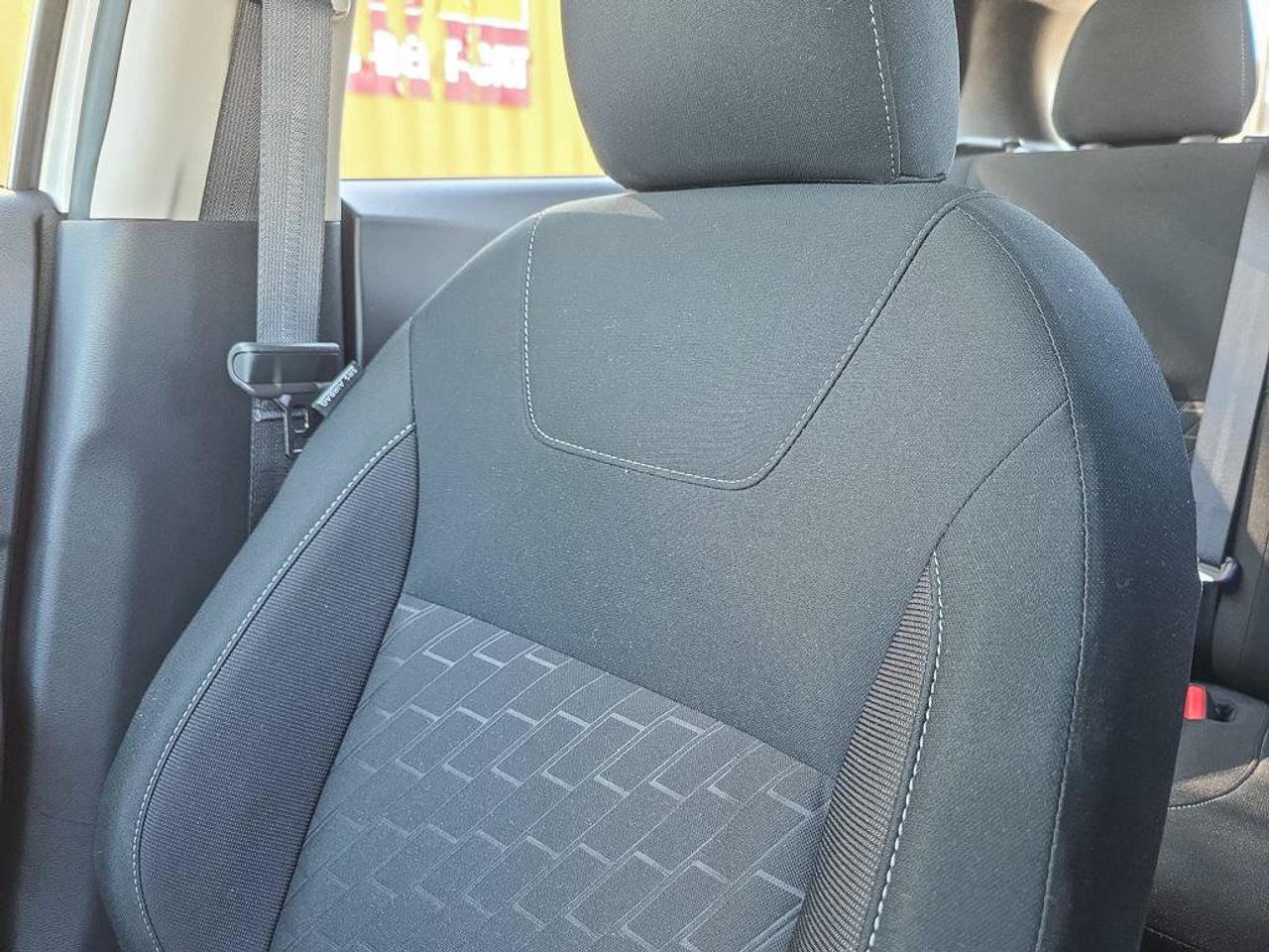 2025 Nissan Kicks Play SV | Android Auto | Apple Car Play | Heated Seats | Photo