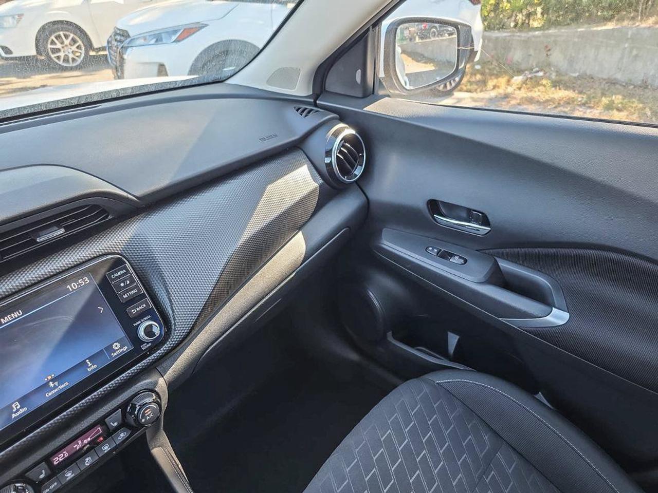2025 Nissan Kicks Play SV | Android Auto | Apple Car Play | Heated Seats | Photo
