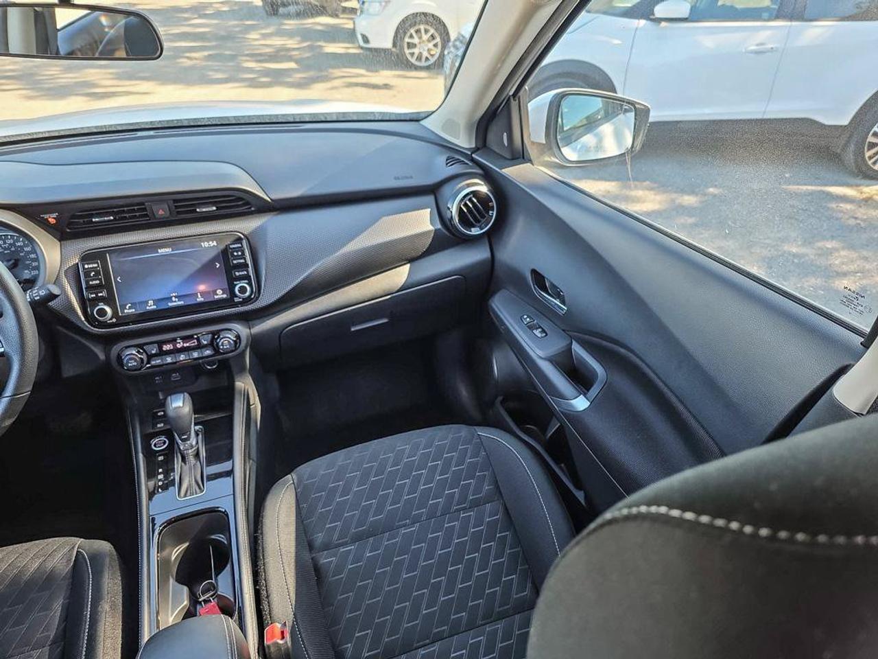 2025 Nissan Kicks Play SV | Android Auto | Apple Car Play | Heated Seats | Photo