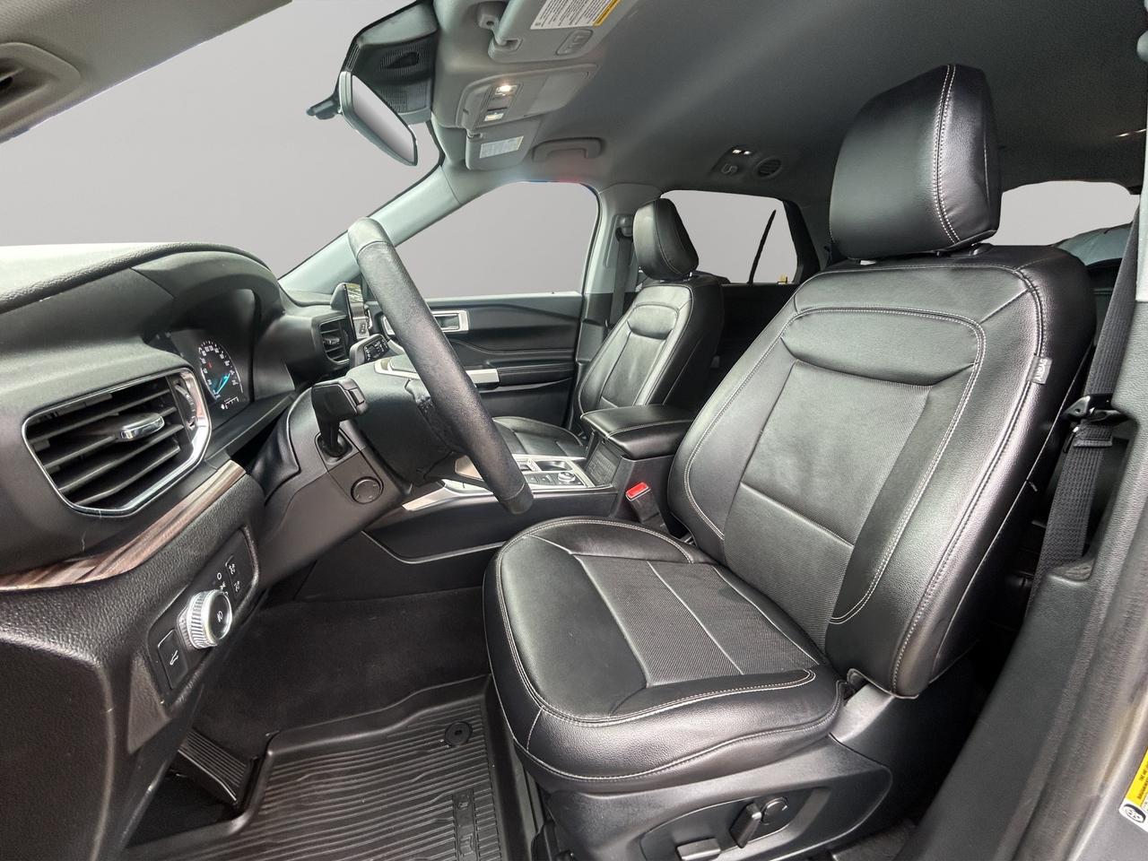 2022 Ford Explorer Limited | Adaptive Cruise control | Lane Keep Assist | Pre-Collision Assist | Photo
