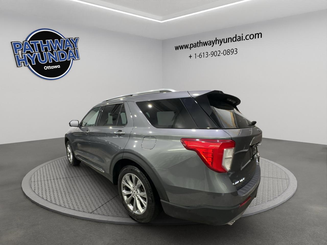 2022 Ford Explorer Limited | Adaptive Cruise control | Lane Keep Assist | Pre-Collision Assist | Photo