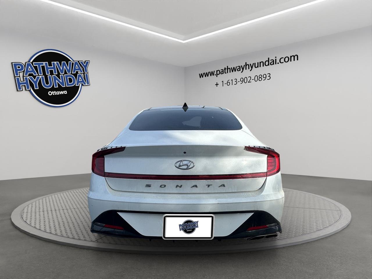 2022 Hyundai Sonata Luxury | Sunroof | Steering Assist | Lane Keep Assist | Rear Collision Mitigation Photo