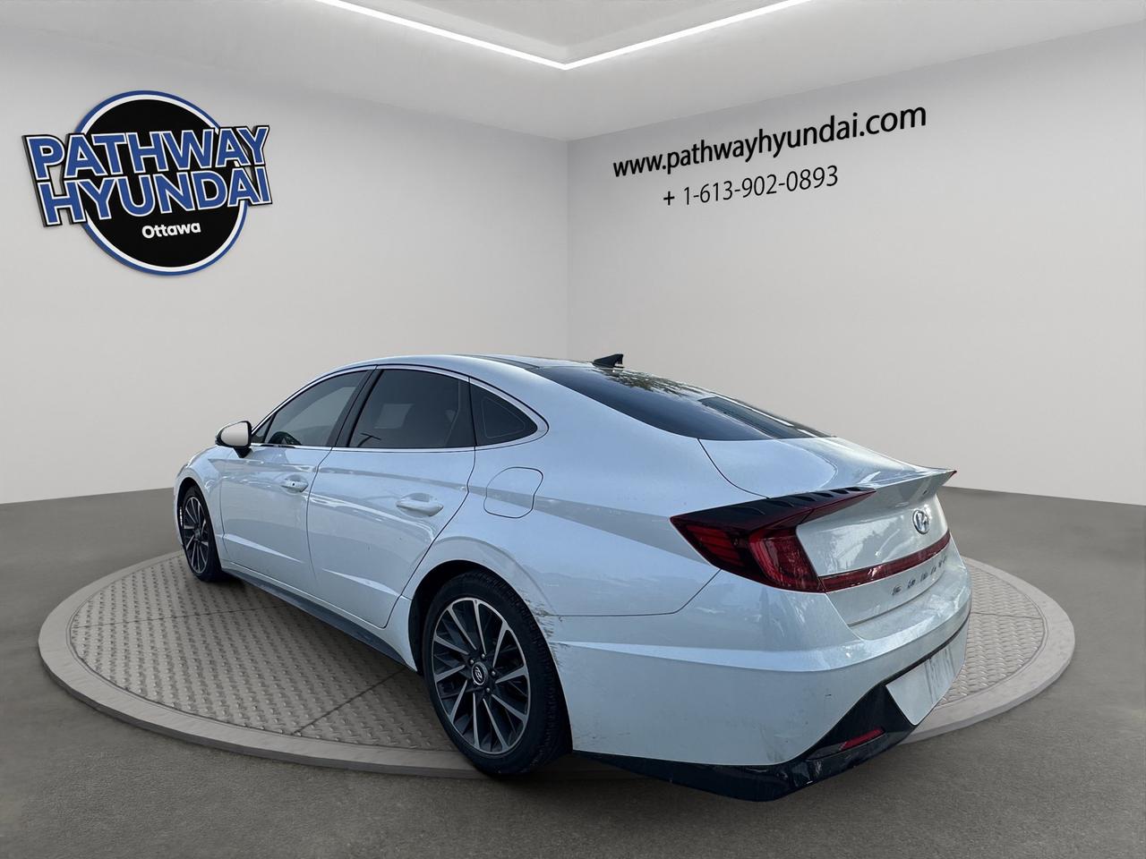 2022 Hyundai Sonata Luxury | Sunroof | Steering Assist | Lane Keep Assist | Rear Collision Mitigation Photo