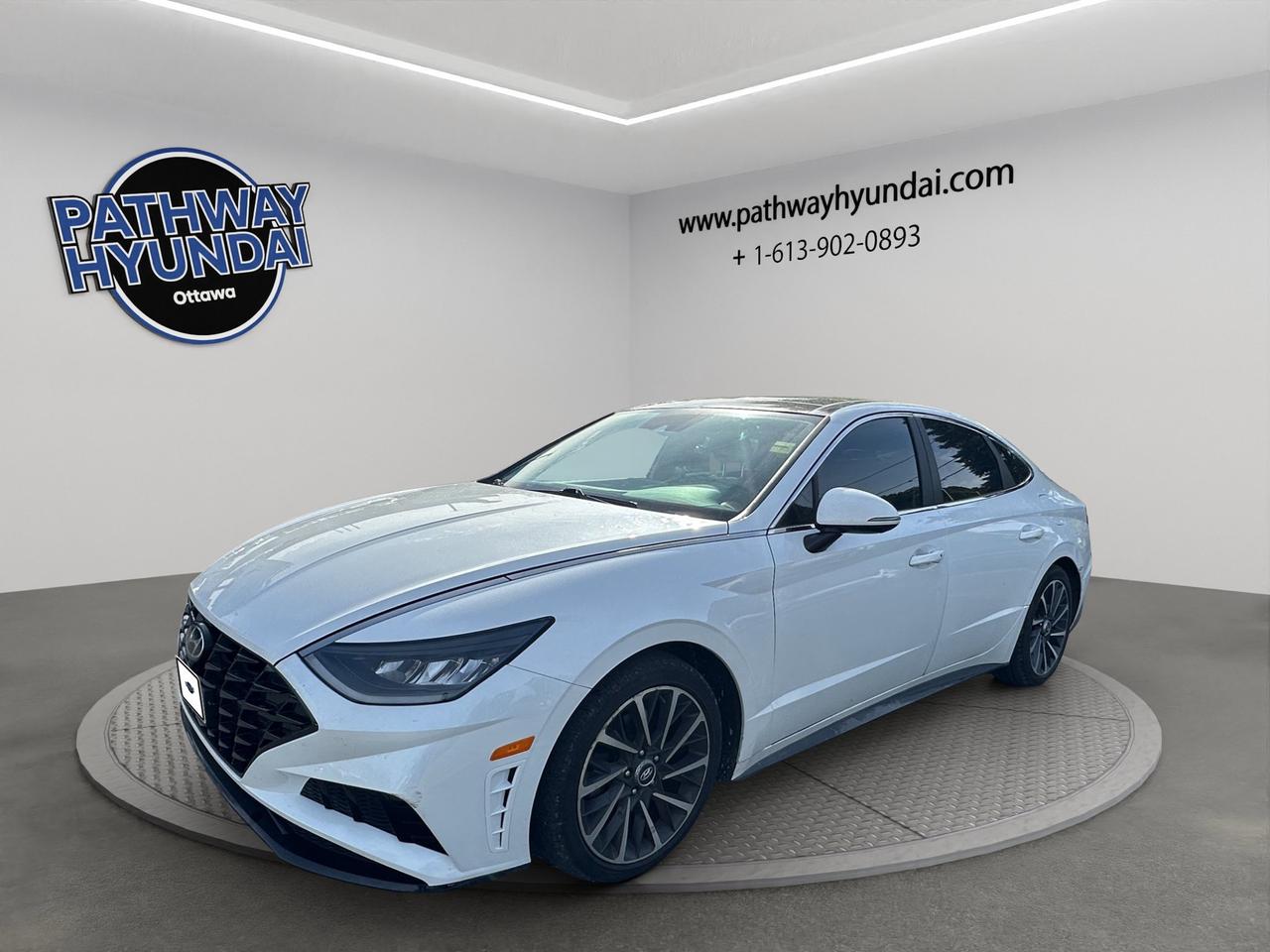 2022 Hyundai Sonata Luxury | Sunroof | Steering Assist | Lane Keep Assist | Rear Collision Mitigation Photo