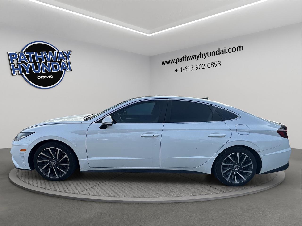 2022 Hyundai Sonata Luxury | Sunroof | Steering Assist | Lane Keep Assist | Rear Collision Mitigation Photo