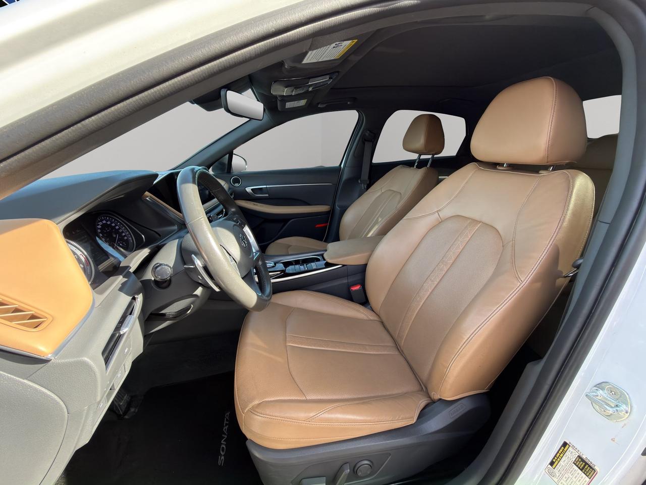 2022 Hyundai Sonata Luxury | Sunroof | Steering Assist | Lane Keep Assist | Rear Collision Mitigation Photo
