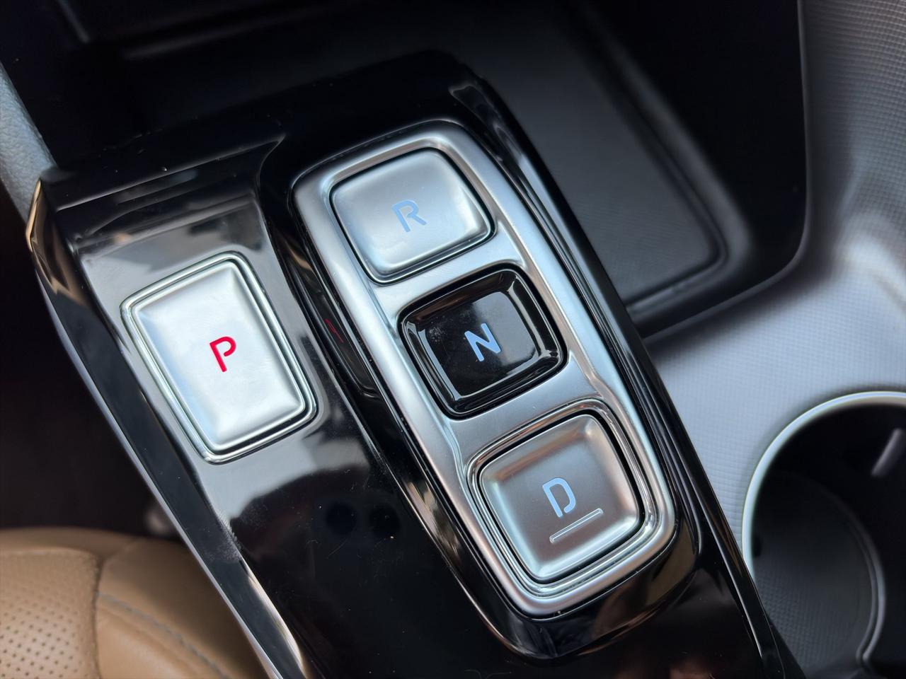 2022 Hyundai Sonata Luxury | Sunroof | Steering Assist | Lane Keep Assist | Rear Collision Mitigation Photo