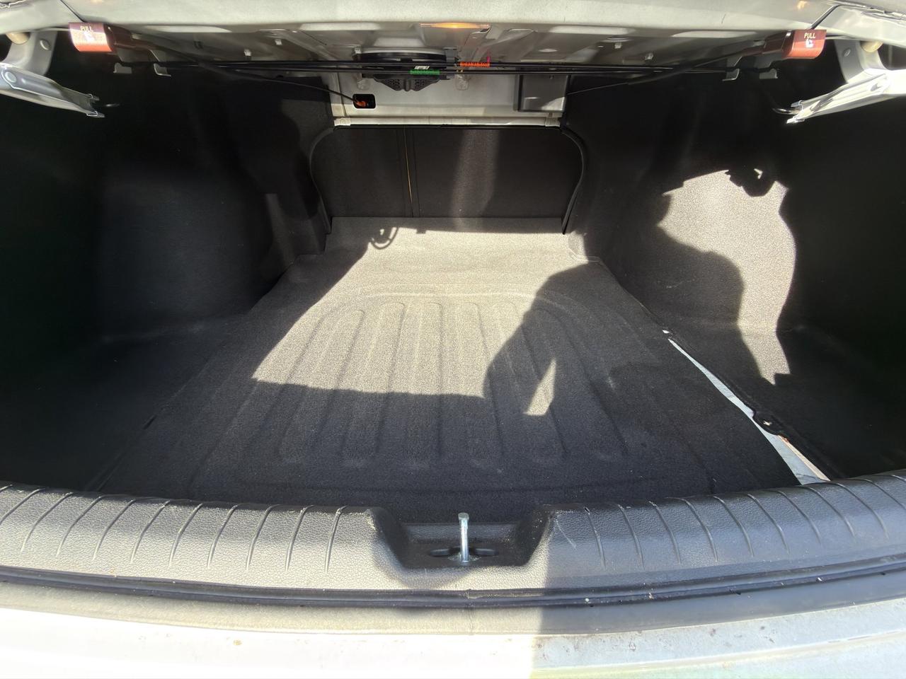 2022 Hyundai Sonata Luxury | Sunroof | Steering Assist | Lane Keep Assist | Rear Collision Mitigation Photo