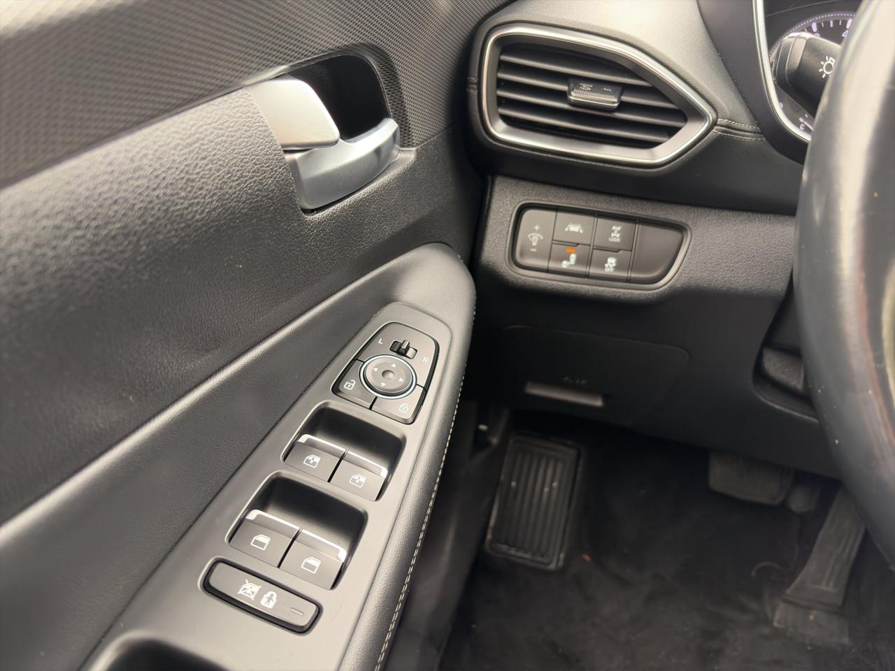 2020 Hyundai Santa Fe Preferred | Blind-Spot Monitoring | Lane Keeping Assist & Lane Departure Warning Photo