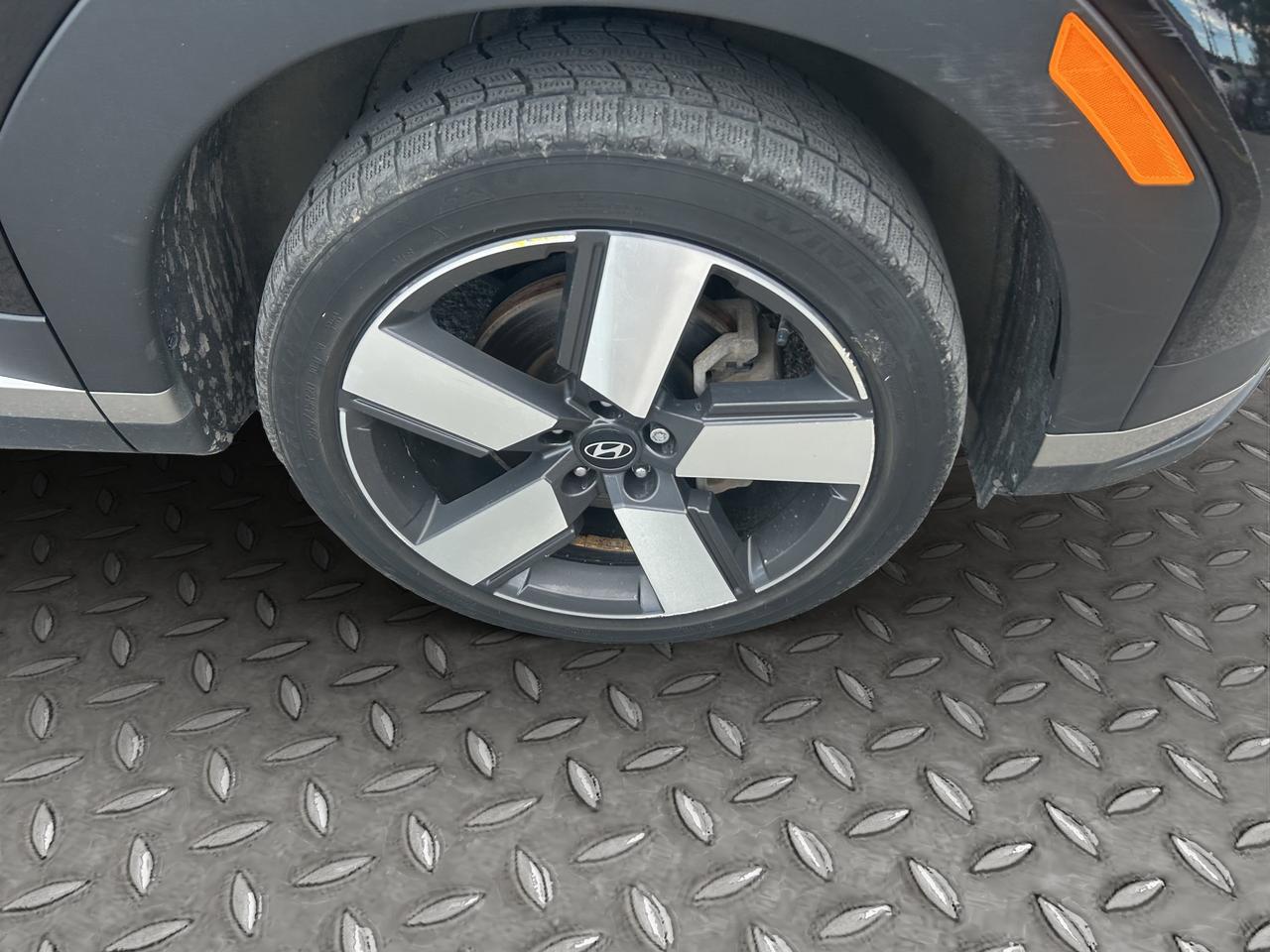 2025 Hyundai Santa Fe Hybrid Preferred | Trend PKG | Reverse Cam | Heated Seats Photo5