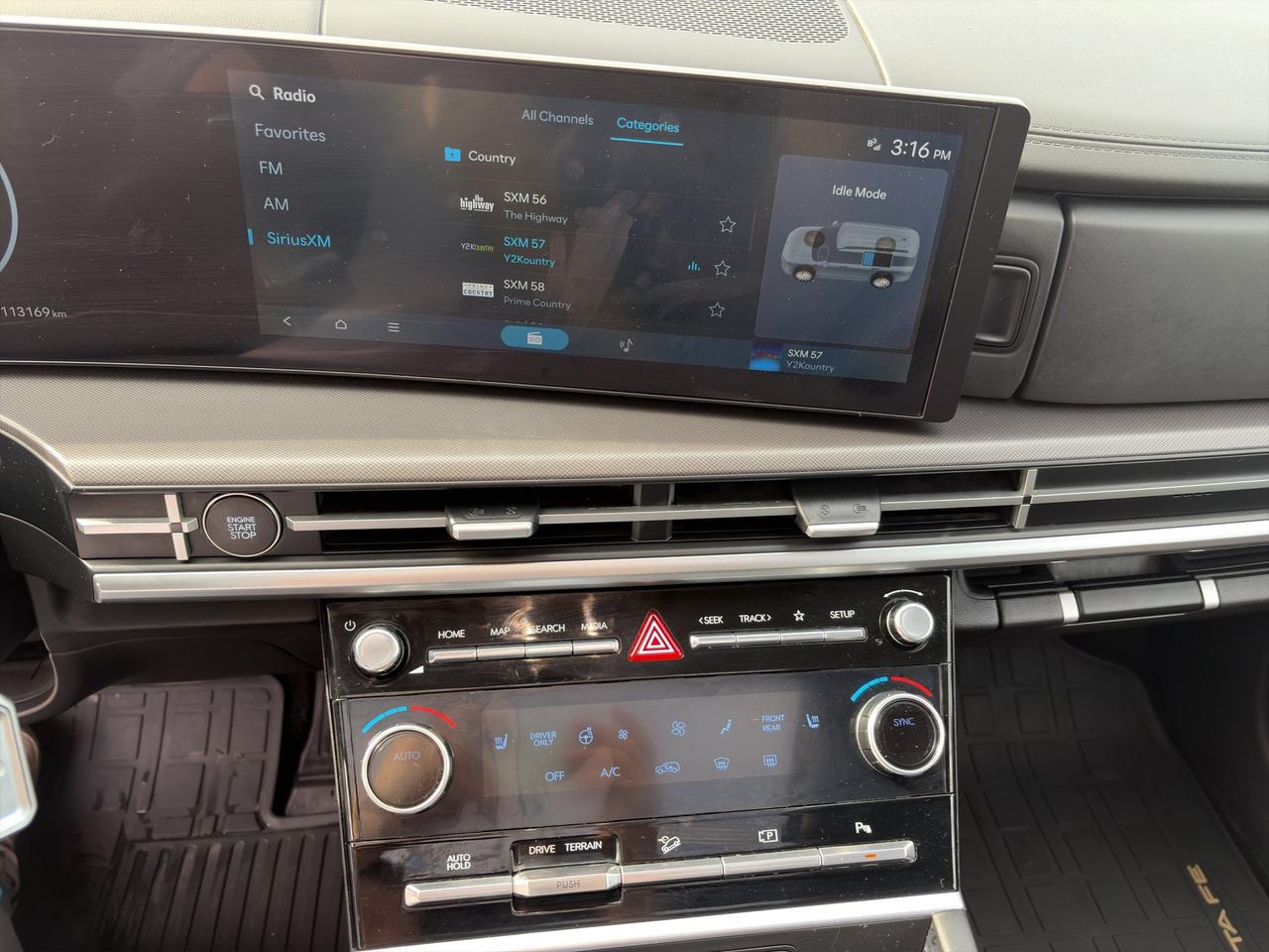 2025 Hyundai Santa Fe Hybrid Preferred | Trend PKG | Reverse Cam | Heated Seats Photo