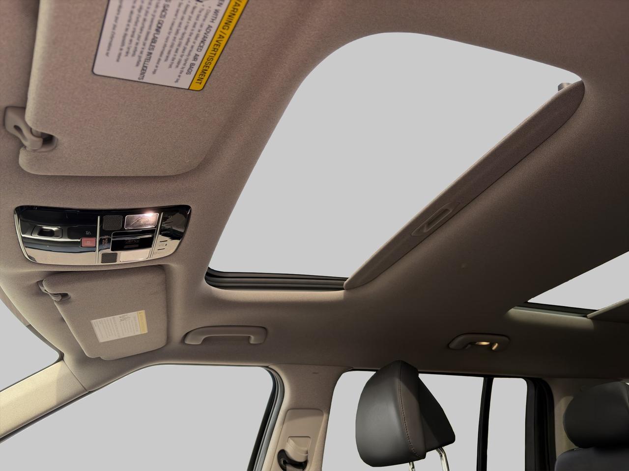 2025 Hyundai Santa Fe Hybrid Preferred | Trend PKG | Reverse Cam | Heated Seats Photo