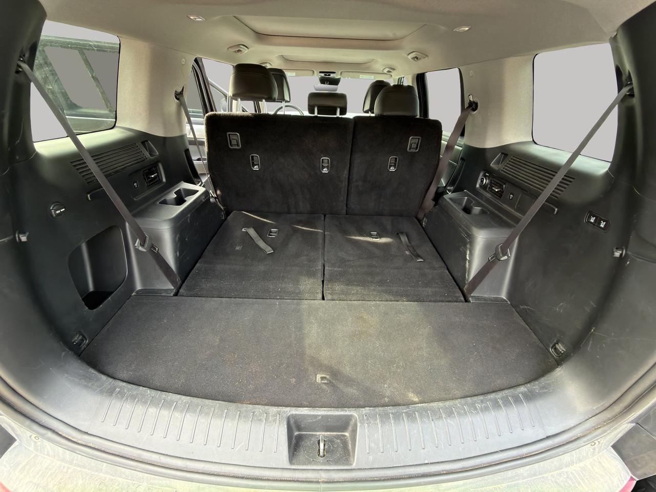 2025 Hyundai Santa Fe Hybrid Preferred | Trend PKG | Reverse Cam | Heated Seats Photo
