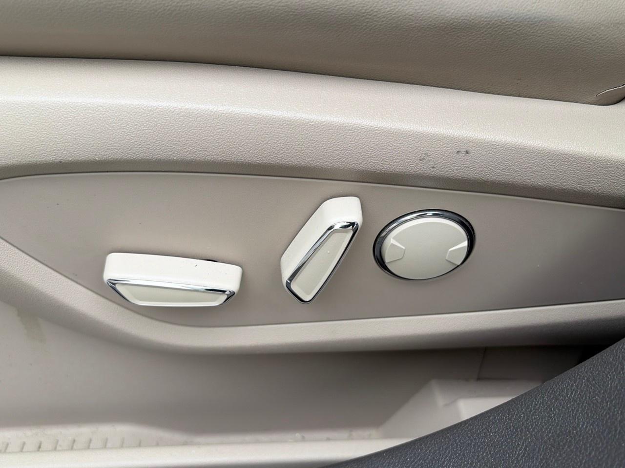 2022 Lincoln Nautilus Reserve AWD Photo