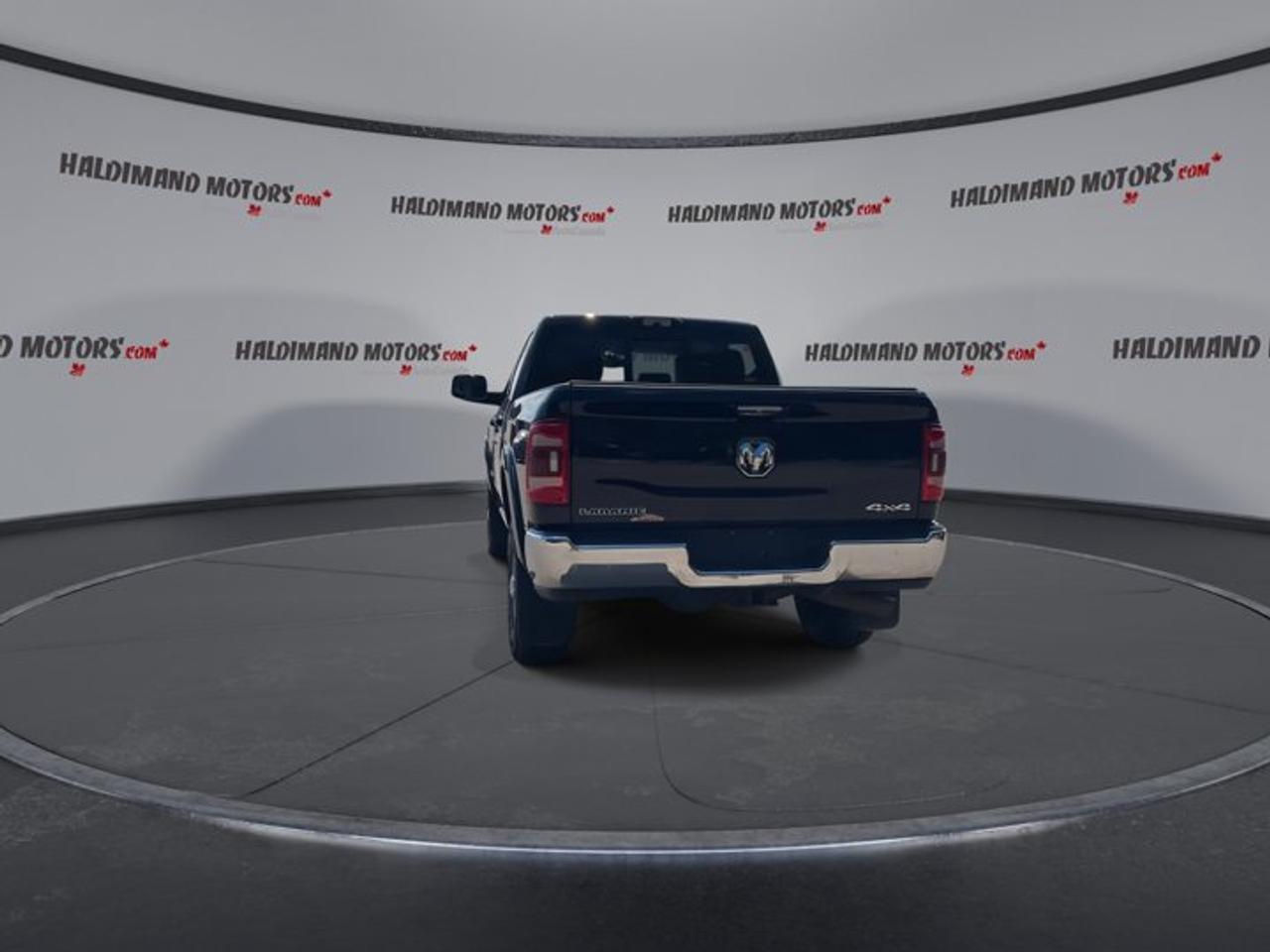 2022 RAM 2500 Laramie Crew Cab 6'4 Box 4x4 | No Accidents | Ventilated Seats | Heated Steering Wheel Photo