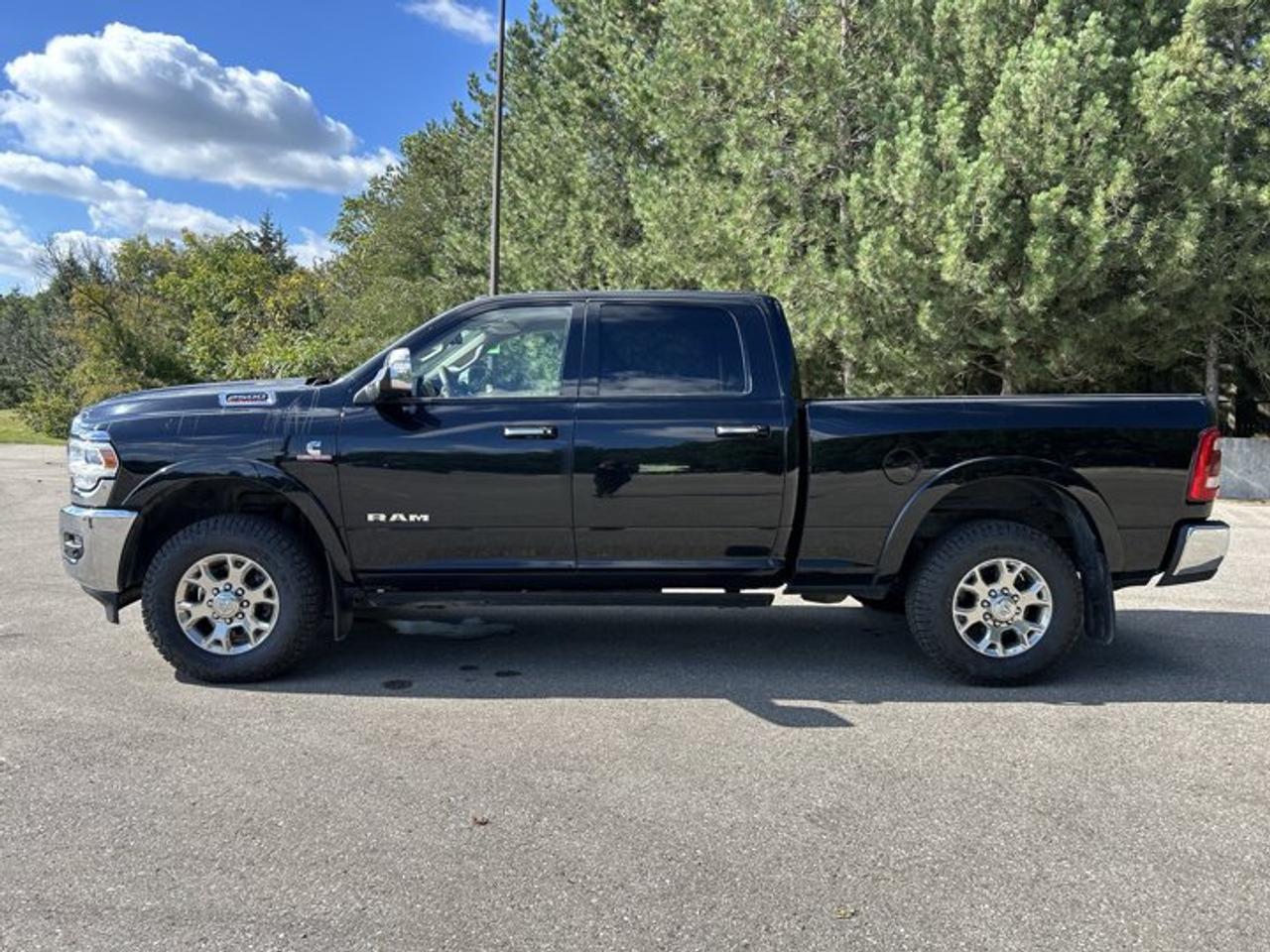 2022 RAM 2500 Laramie Crew Cab 6'4 Box 4x4 | No Accidents | Ventilated Seats | Heated Steering Wheel Photo