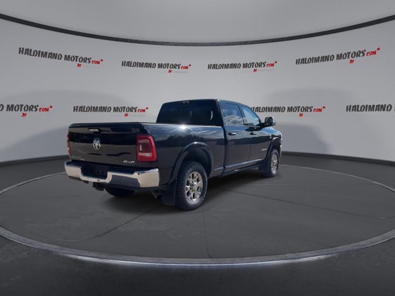 2022 RAM 2500 Laramie Crew Cab 6'4 Box 4x4 | No Accidents | Ventilated Seats | Heated Steering Wheel Photo