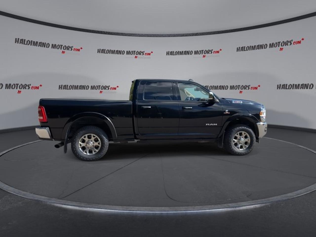 2022 RAM 2500 Laramie Crew Cab 6'4 Box 4x4 | No Accidents | Ventilated Seats | Heated Steering Wheel Photo