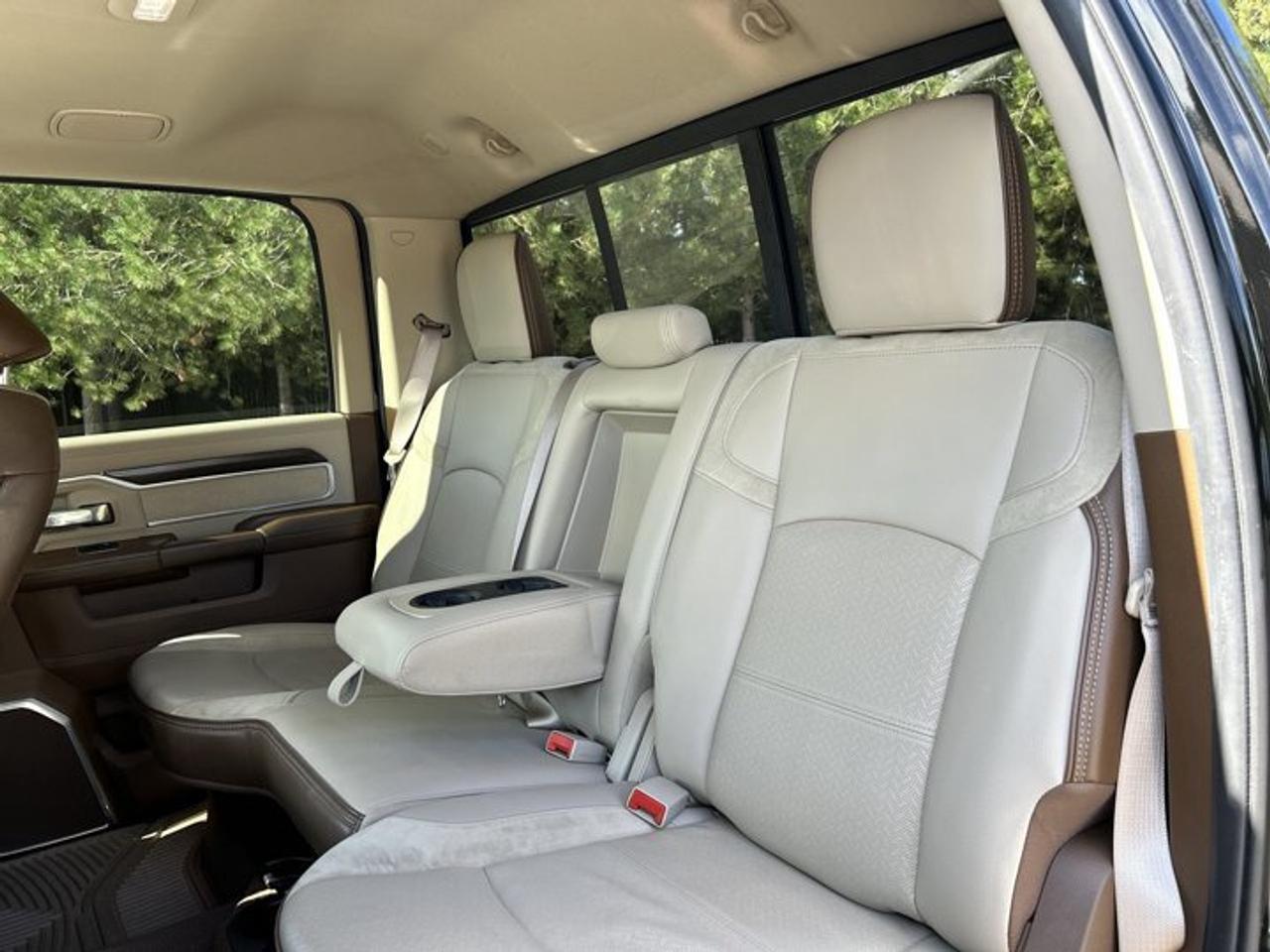 2022 RAM 2500 Laramie Crew Cab 6'4 Box 4x4 | No Accidents | Ventilated Seats | Heated Steering Wheel Photo