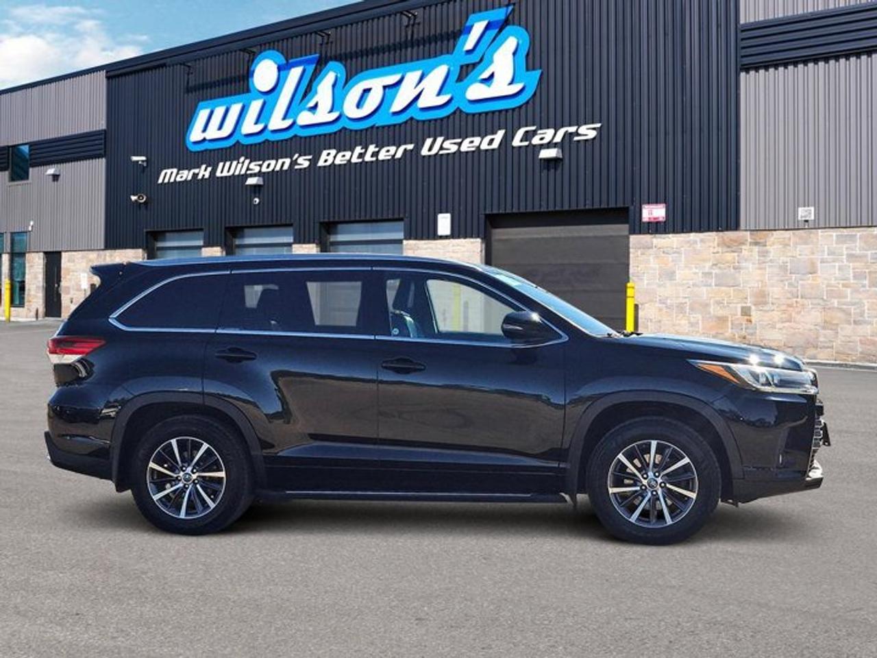 2018 Toyota Highlander XLE AWD | Leather | Sunroof |Heated Seat | BSM | Power Seat | Rear Cam and More ! Photo