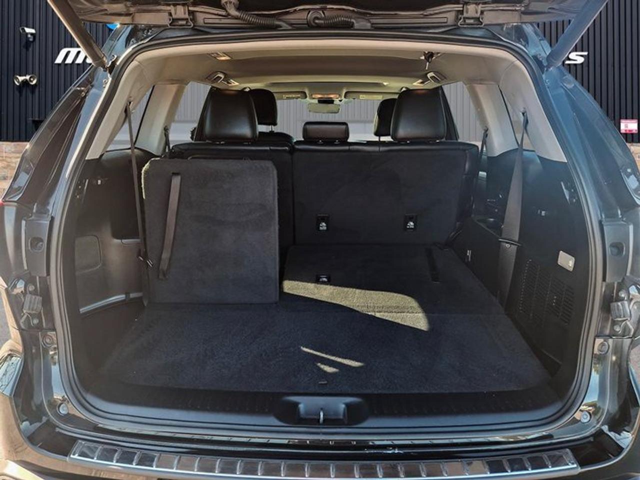2018 Toyota Highlander XLE AWD | Leather | Sunroof |Heated Seat | BSM | Power Seat | Rear Cam and More ! Photo